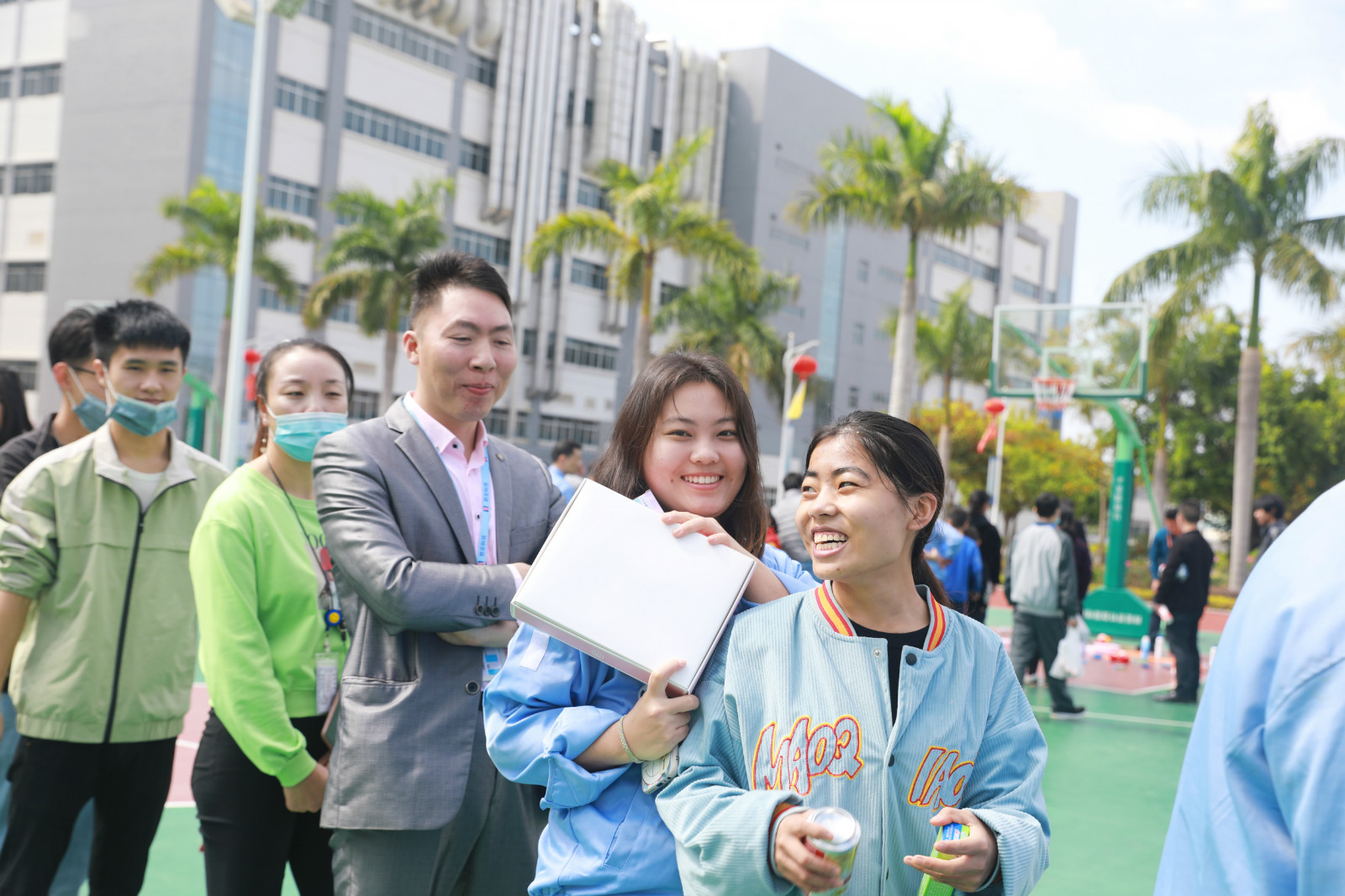 就地过年，年味不减—我在多宝电竞挺好的